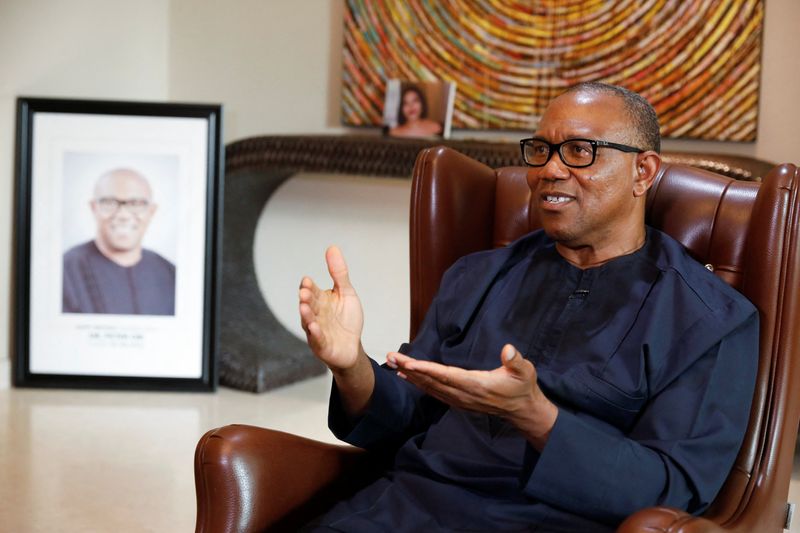© Reuters. Peter Obi, Presidential candidate of the Labour Party, gestures during an interview with Reuters at his residence in Lagos, Nigeria August 18, 2022. REUTERS/Temilade Adelaja