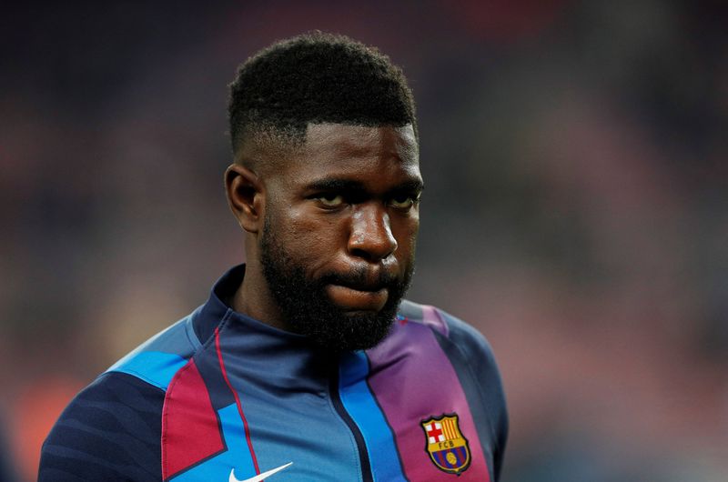 &copy; Reuters. Samuel Umtiti, del FC Barcelona, en el Camp Nou, Barcelona, España, 18 de diciembre de 2021. REUTERS/Albert Gea