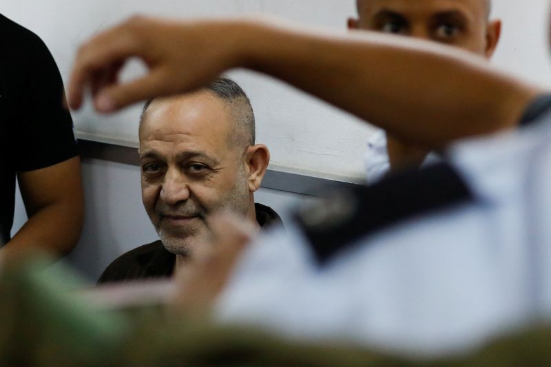 &copy; Reuters. بسام السعدي، القيادي في حركة الجهاد الإسلامي التي تدعمها إيران، يظهر في قاعة محكمة في سجن عوفر الإسرائيلي بالقرب من رام الله في الضفة الغرب