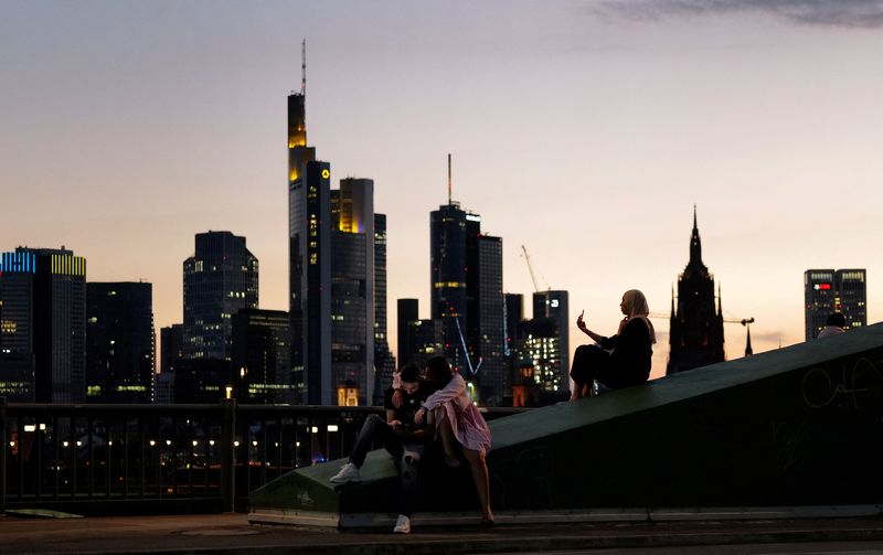 &copy; Reuters. FILE PHOTO: A view shows the skyline of Frankfurt, as people gather, in Germany, July 5, 2022.  REUTERS/Kai Pfaffenbach