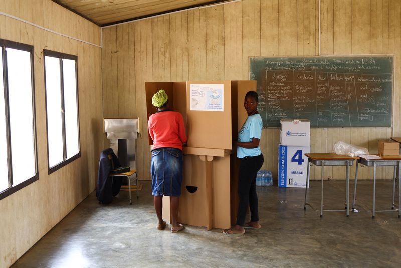 Angolan election draws low voter turnout as ruling party on course to win