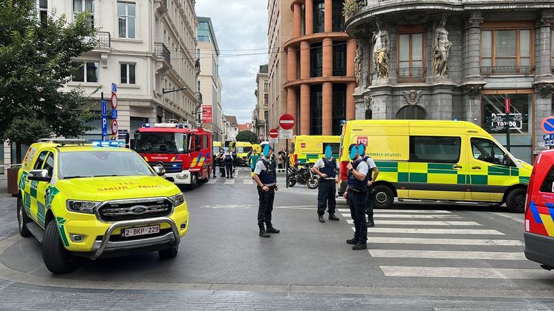 &copy; Reuters. Un homme au volant d'une camionnette a foncé sur la terrasse d'un café dans le centre de Bruxelles vendredi et légèrement blessé six personnes. /Photo prise le 26 août 2022/REUTERS/Pompiers de Bruxelles