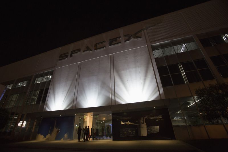 © Reuters. Fachada da sede da SpaceX em Hawthorne, Califórnia, EUA
29/05/2014
REUTERS/Mario Anzuoni
