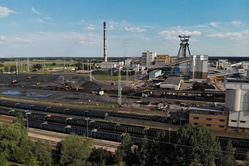 &copy; Reuters. Aerial view of a coal mine in Bogdanka, Poland August 26, 2022. REUTERS/Kuba Stezycki