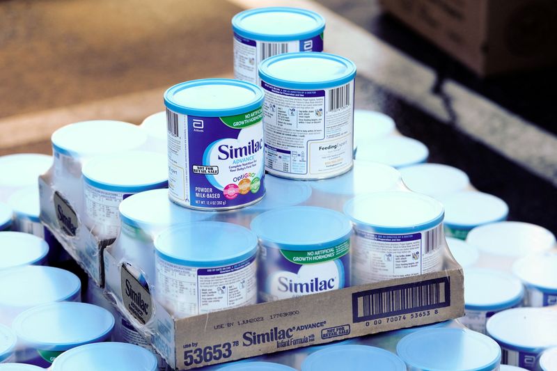 &copy; Reuters. FILE PHOTO: A pallet of Similac infant formula is seen at a drive-thru food distribution organized by the Los Angeles Regional Food Bank, as the U.S. Senate grapples with whether to increase payments to Americans reeling from the coronavirus disease (COVI