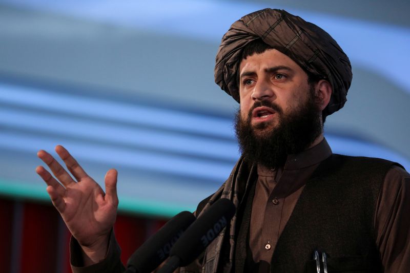 &copy; Reuters. الملا محمد يعقوب القائم بأعمال وزير الدفاع في الحكومة الأفغانية يتحدث في كابول بأفغانستان يوم 24 أبريل نيسان 2022. تصوير: علي خارا - رويترز.
