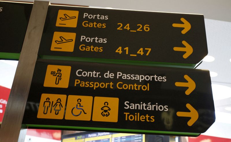 &copy; Reuters. FILE PHOTO: Gates, passport control and toilets signs are seen at Lisbon's airport, Portugal. June 24, 2016. REUTERS/Rafael Marchante//File Photo