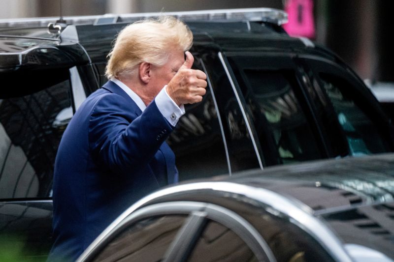 &copy; Reuters. الرئيس الأمريكي السابق دونالد ترامب في نيويورك في العاشر من أغسطس آب 2022. تصوير ديفيد دي ديلجادو- رويترز.