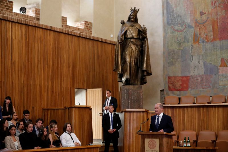 &copy; Reuters. German Chancellor Olaf Scholz gives a lecture at Charles University in Prague, Czech Republic, August 29, 2022. REUTERS/David W Cerny