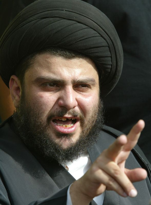 &copy; Reuters. رجل الدين الشيعي العراقي مقتدى الصدر - صورة من أرشيف رويترز.