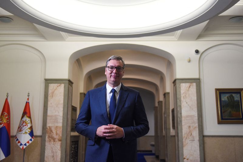 &copy; Reuters. Foto del lunes del Presidente serbio Aleksandar Vucic posadno en una entrevista con Reuters en Belgrado
Ago 29, 2022. REUTERS/Zorana Jevtic