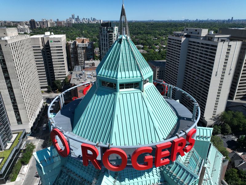 &copy; Reuters. FILE PHOTO: The Rogers Building, the green-topped corporate campus of Canadian media conglomerate Rogers Communications is seen in downtown Toronto, Ontario, Canada July 14, 2022.  REUTERS/Chris Helgren