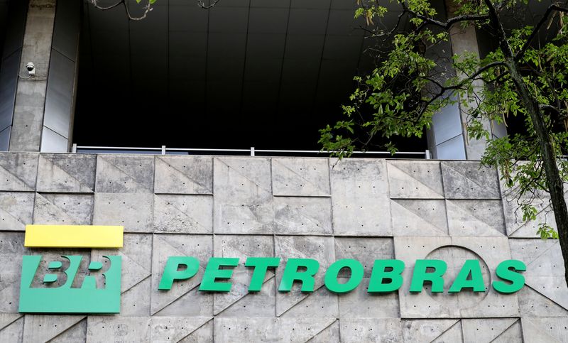 &copy; Reuters. A logo of Brazil's state-run Petrobras oil company is seen at their headquarters in Rio de Janeiro, Brazil October 16, 2019. REUTERS/Sergio Moraes