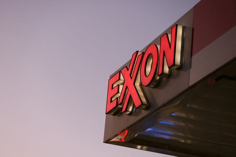 &copy; Reuters. FILE PHOTO: Signage is seen at an Exxon gas station in Brooklyn, New York City, U.S., November 23, 2021. REUTERS/Andrew Kelly