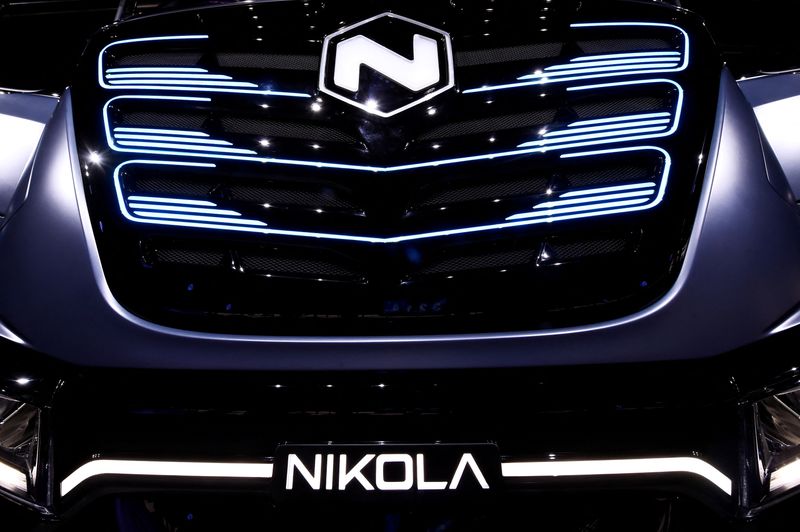 &copy; Reuters. FILE PHOTO: U.S. Nikola's logo is pictured at an event held to present CNH's new full-electric and Hydrogen fuel-cell battery trucks in partnership with U.S. Nikola event in Turin, Italy, December 3, 2019. REUTERS/Massimo Pinca/File Photo