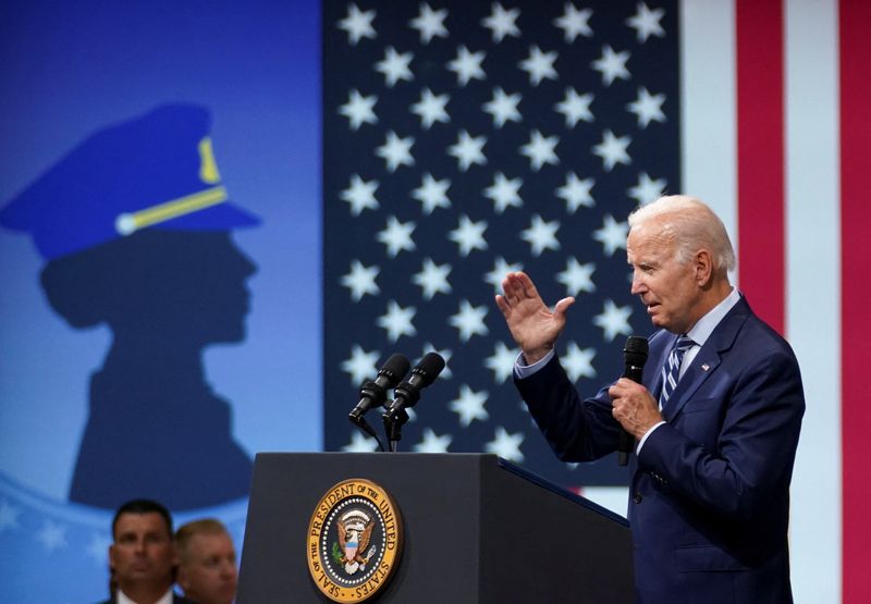 &copy; Reuters. Presidente dos EUA, Joe Biden, discursa durante evento sobre segurança em Wilkes Barre, na Pensilvânia 
30/08/2022
REUTERS/Kevin Lamarque