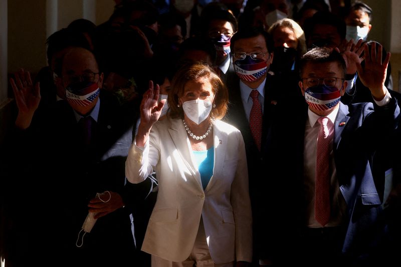 &copy; Reuters. رئيسة مجلس النواب الأمريكي نانسي بيلوسي خلال زيارتها للبرلمان التايواني في تايبه يوم الثالث من أغسطس آب 2022. تصوير: آن وانغ - رويترز