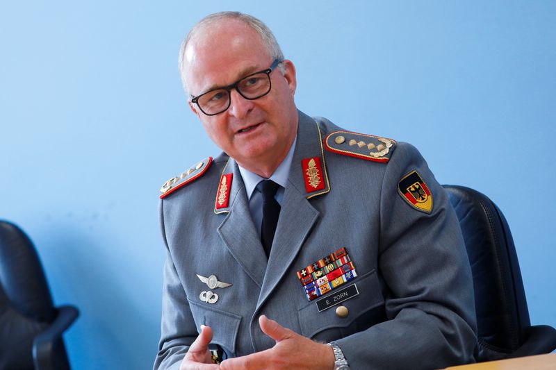 &copy; Reuters. الجنرال إيبرهارد تسورن المفتش العام لوزارة الدفاع الألمانية يتحدث في مقابلة مع رويترز في 24 أغسطس آب 2022. تصوير : ميشيل طنطوسي- رويترز . 