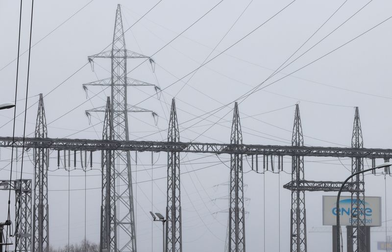 &copy; Reuters. FILE PHOTO: Electric pylons are seen at a combined-cycle gas turbine power plant in Drogenbos, Belgium February 1, 2022 REUTERS/Yves Herman