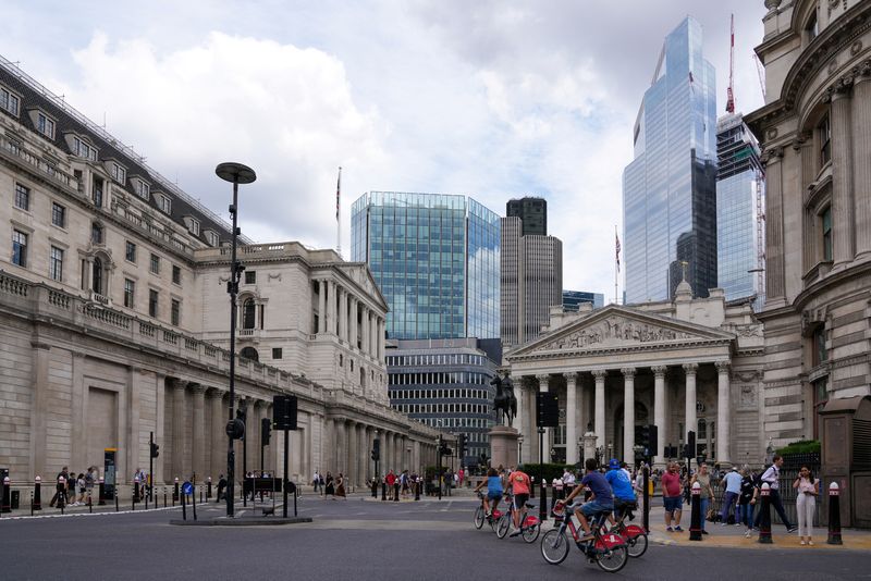 &copy; Reuters. FILE PHOTO: A general view of the Bank of England (BoE) building, the BoE confirmed to raise interest rates to 1.75%, in London, Britain, August 4, 2022. REUTERS/Maja Smiejkowska