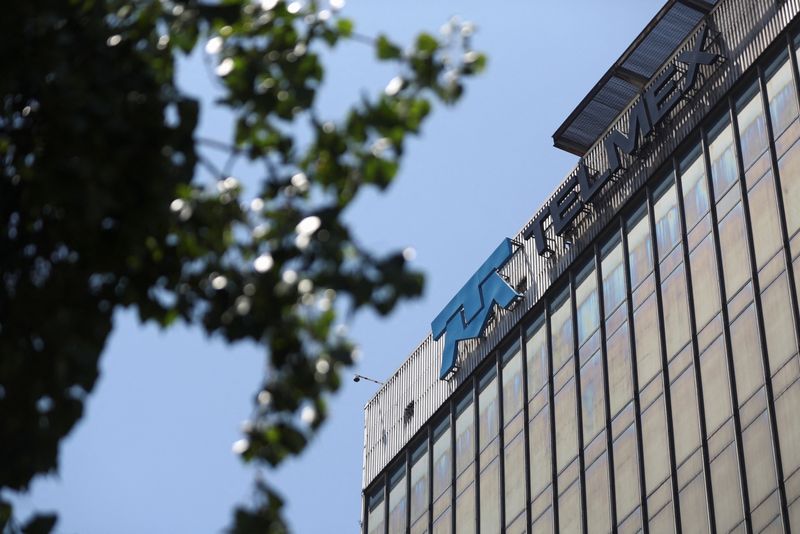 &copy; Reuters. FILE PHOTO: A view shows the Telmex headquarters, as the company's union went on strike after failing to come to an agreement with the company over a new collective labour agreement, in Mexico City, Mexico, July 21, 2022. REUTERS/Edgard Garrido
