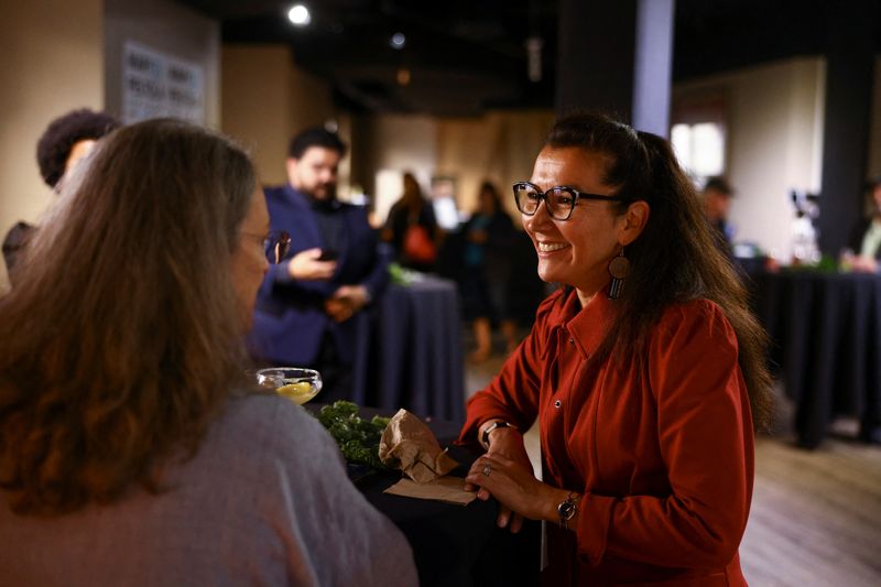 © Reuters. FILE PHOTO: U.S. House candidate Mary Peltola reacts at her campaign party at 49th State Brewing in Anchorage, Alaska, U.S. August 16, 2022.  REUTERS/Kerry Tasker