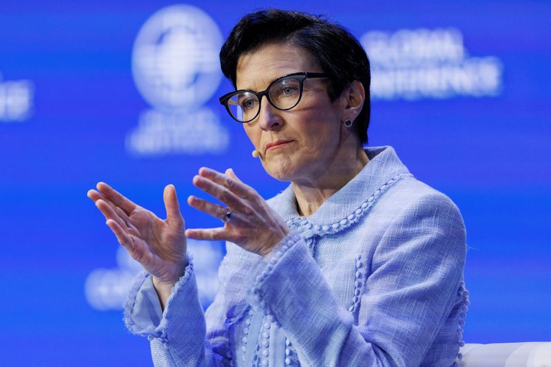&copy; Reuters. FILE PHOTO: Citi CEO Jane Fraser speaks at the 2022 Milken Institute Global Conference in Beverly Hills, California, U.S., May 2, 2022. REUTERS/Mike Blake/File Photo