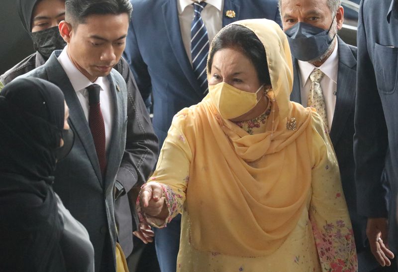 &copy; Reuters. FILE PHOTO: Rosmah Mansor, wife of former Malaysian Prime Minister Najib Razak, arrives at the Kuala Lumpur Court Complex to attend a verdict hearing in a corruption case against her, in Kuala Lumpur, Malaysia September 1, 2022. REUTERS/Hasnoor Hussain