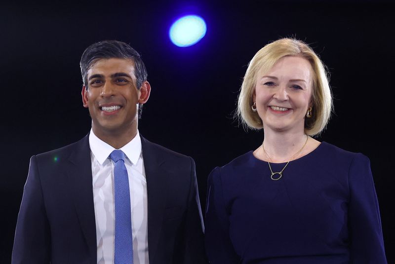 &copy; Reuters. FILE PHOTO: Conservative leadership candidates Liz Truss and Rishi Sunak stand together as they attend a hustings event, part of the Conservative party leadership campaign, in London, Britain August 31, 2022. REUTERS/Hannah McKay/File Photo