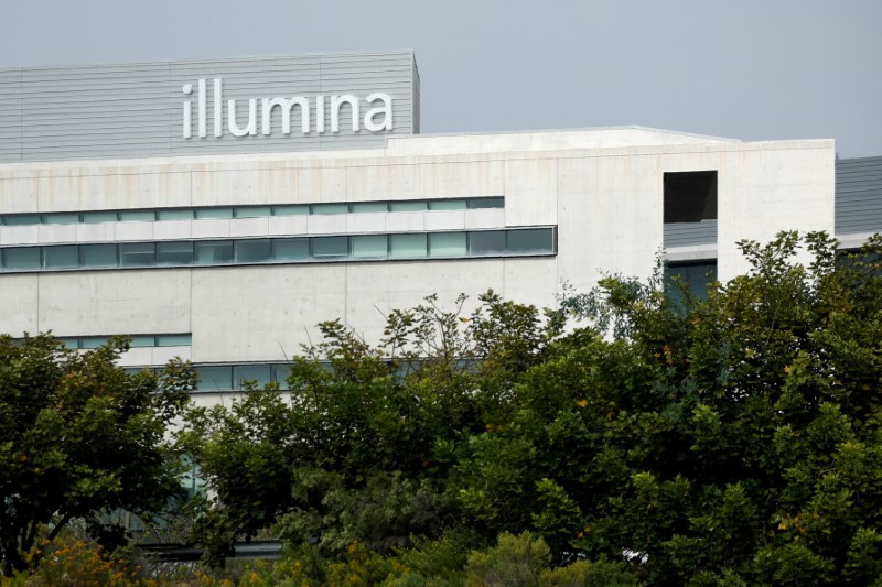 &copy; Reuters. 　９月１日、遺伝子解析装置を手掛ける米イルミナは、がん診断技術会社グレイル買収を支持する判断を米行政法判事が示したと発表した。写真はイルミナのオフィス。カリフォルニア州サ