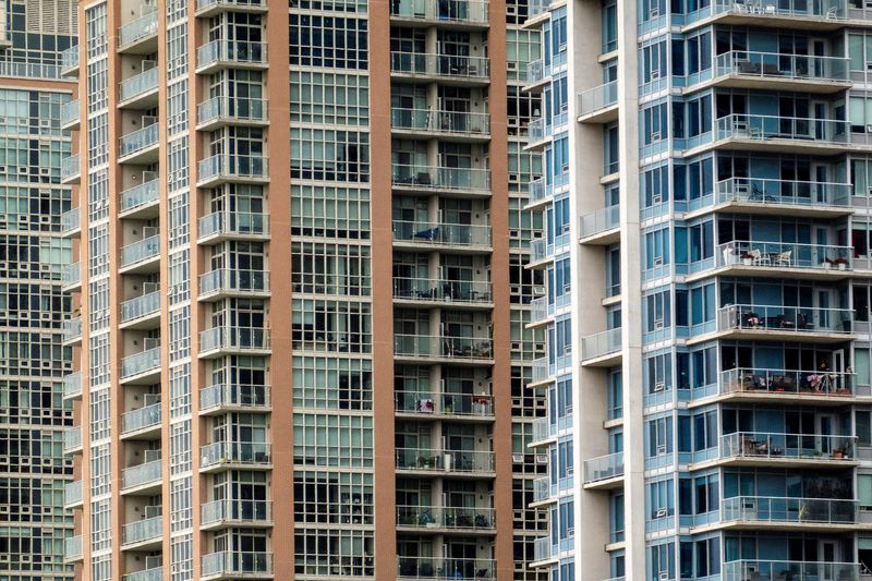 &copy; Reuters. FILE PHOTO: A view shows condo buildings in Liberty Village neighbourhood in Toronto, Ontario, Canada July 13, 2022.  REUTERS/Carlos Osorio