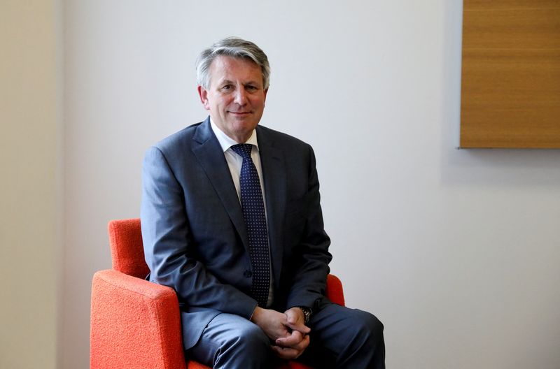 &copy; Reuters. FOTO DE ARQUIVO: Ben Van Beurden, CEO da Shell, posa para uma fotografia em Londres, Reino Unido, 8 de outubro de 2019. REUTERS/Marika Kochiashvili/File Photo
