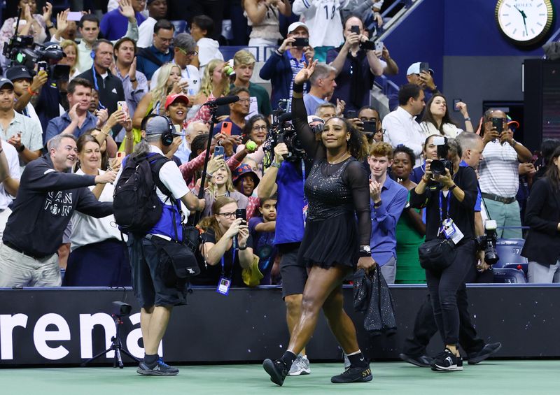 &copy; Reuters. La estadounidense Serena Williams luego de perder su tercer partido contra la australiana Ajla Tomljanovic REUTERS/Mike Segar