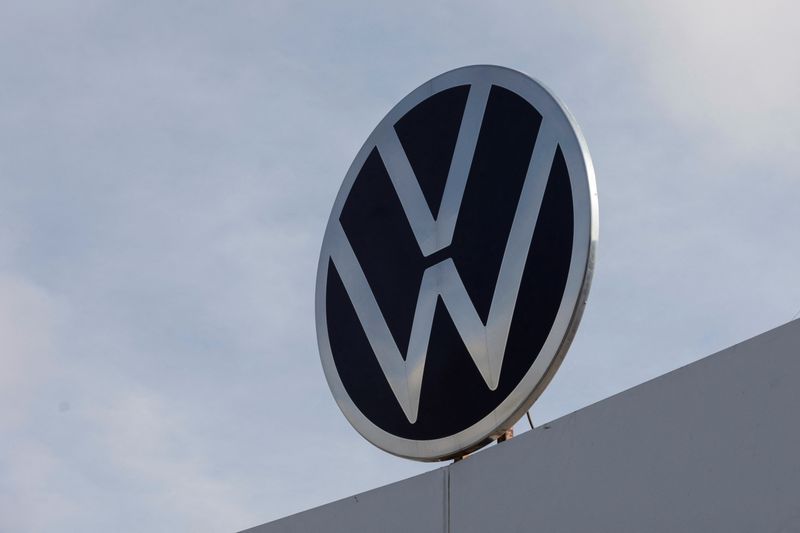 &copy; Reuters. The logo of Volkswagen is displayed at the Mexico's factory during a new vote to ask workers if they approve of a recently negotiated deal with the management, in Puebla, Mexico August 31, 2022. REUTERS/Imelda Medina