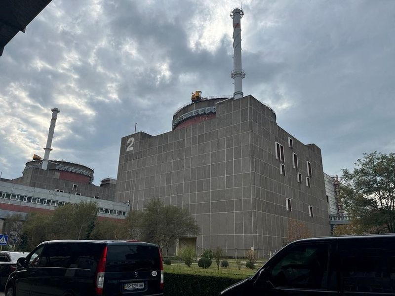 © Reuters. Una vista muestra de la planta nuclear controlada por Rusia de Zaporizhzhia durante una visita por miembros del Organismo Internacional de Energía Atómica (OIEA) en esta foto publicada el 2 de septiembre del 2022.  Agencia Internacional de Energía Atómica (OIEA)/Handout via REUTERS