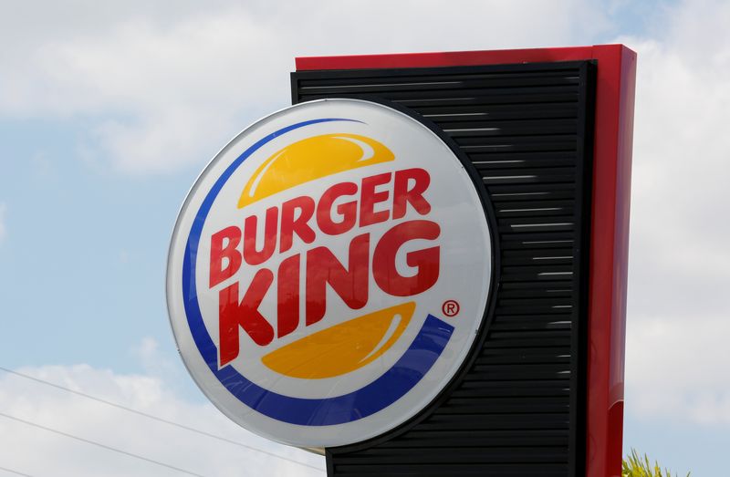 &copy; Reuters. FILE PHOTO: The sign on a Burger King restaurant is shown in Miami, Florida October 28, 2013.  REUTERS/Joe Skipper/File Photo