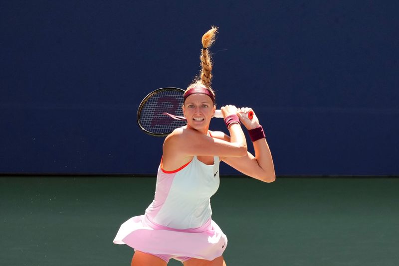 &copy; Reuters. 　テニスの四大大会最終戦、全米オープンは３日、ニューヨークで女子シングルス３回戦を行い、第２１シードのペトラ・クビトバ（写真）は第９シードのガルビネ・ムグルサ（スペイン）