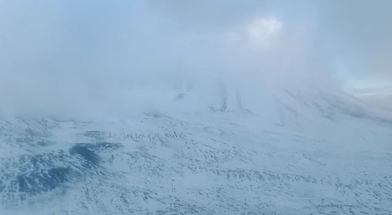 &copy; Reuters. مشهد لجبل كليوتشفسكايا سوبكا البركاني في أقصى شرق روسيا في الرابع من سبتمبر أيلول 2022 عقب  مقتل ثمانية أشخاص أثناء تسلقهم الجبل. صورة لرويترز