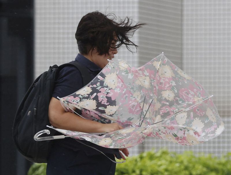 &copy; Reuters. La Corée du Sud a publié lundi des alertes météorologiques et relevé son niveau d'alerte au typhon à l'approche du typhon Hinnamnor, alors que des rafales de vent et de fortes pluies ont commencé à frapper la partie sud du pays. /Photo prise le 4 