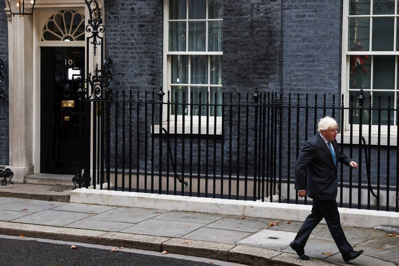 &copy; Reuters. Outgoing British Prime Minister Boris Johnson walks after delivering a speech on his last day in office, outside Downing Street, in London, Britain September 6, 2022. REUTERS/Henry Nicholls
