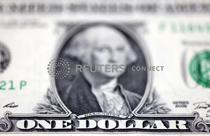 &copy; Reuters. Una banconota banconota da 1 dollaro USA è visibile in questa illustrazione. 17 luglio 2022. . REUTERS/Dado Ruvic/Illustration