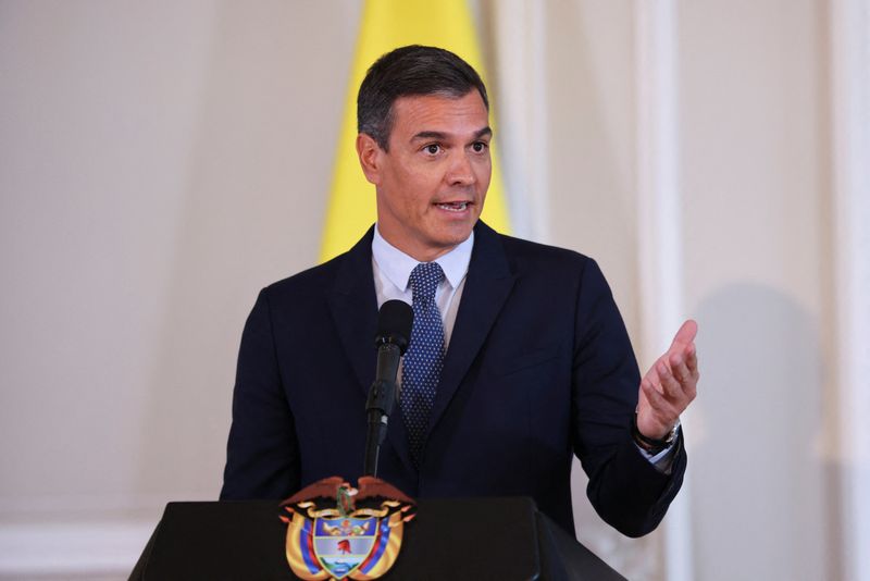 &copy; Reuters. FILE PHOTO: Spanish Prime Minister Pedro Sanchez attends a news conference with Colombian President Gustavo Petro, in Bogota, Colombia August 24, 2022. REUTERS/Luisa Gonzalez