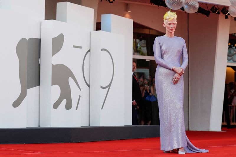 &copy; Reuters. La actriz Tilda Swinton asiste al estreno de la película "The Eternal Daughter", que participa de la competencia de la edición 79 del Festival de Cine de Venecia en Venecia, Italia. 6 de septiembre, 2022. REUTERS/Guglielmo Mangiapane