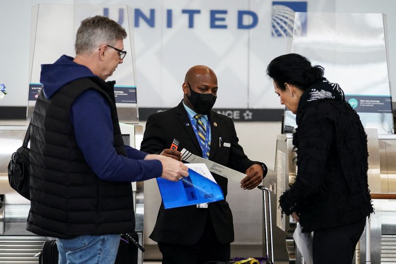 United Airlines threatens to drop JFK service if U.S. does not approve more flights