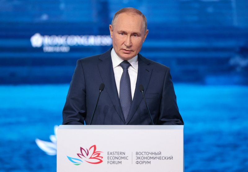 &copy; Reuters. Russian President Vladimir Putin delivers a speech during a plenary session of the 2022 Eastern Economic Forum (EEF) in Vladivostok, Russia September 7, 2022. Sergey Bobylev/TASS Host Photo Agency/Handout via REUTERS ATTENTION EDITORS - THIS IMAGE HAS BEE