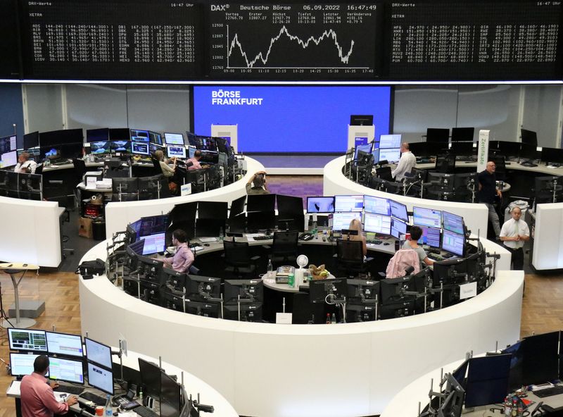 &copy; Reuters. مؤشر داكس للأسهم الألمانية في بورصة فرانكفورت يوم الثلاثاء - رويترز.
