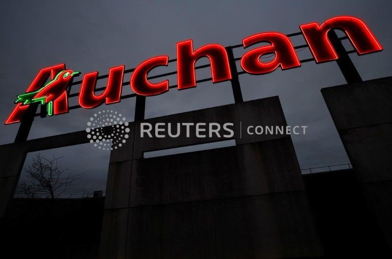 &copy; Reuters. The logo of Auchan supermarket is pictured in Saint-Sebastien-sur-Loire near Nantes, France, February 1, 2022. REUTERS/Stephane Mahe