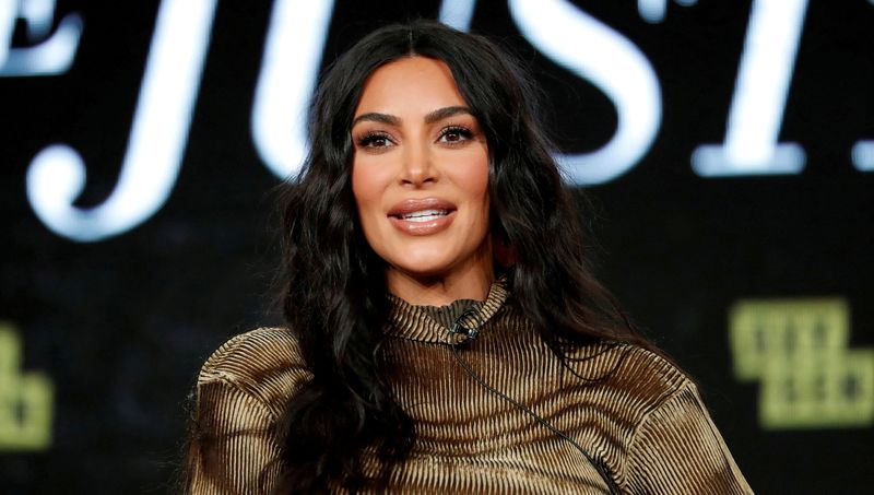 &copy; Reuters. FOTO DE ARCHIVO: La celebridad televisiva Kim Kardashian asiste a un panel del documental "Kim Kardashian West: The Justice Project" durante el Winter TCA (Television Critics Association) Press Tour en Pasadena, California, Estados Unidos, 18 de enero de 