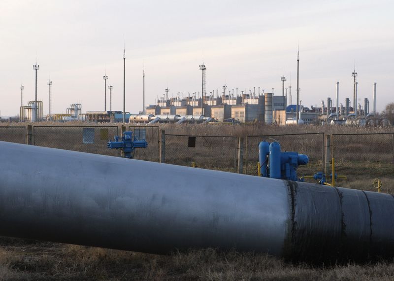 &copy; Reuters. ロシア国営ガスプロムは７日、欧州連合（ＥＵ）に対する天然ガス供給が年初から４８％減少したと発表した。２００９年１月撮影（２０２２年　ロイター/Gleb Garanich）