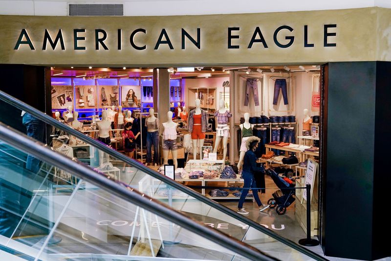 American Eagle Outfitters posts net loss on slowing consumer demand